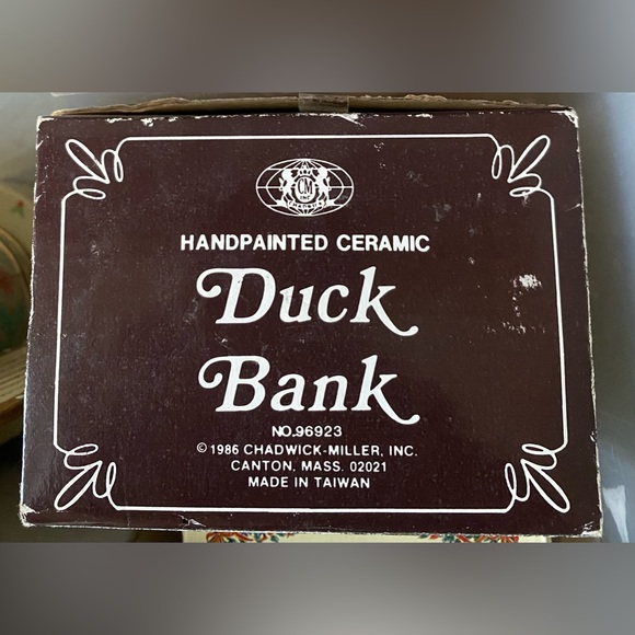 Vintage Christmas White Dunk Bank Hand Painted Ceramic Brand new in box - Picture 11 of 11